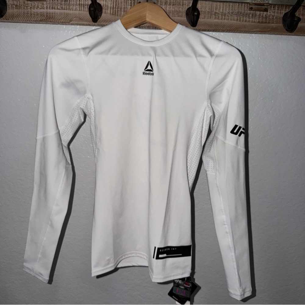 NWT Reebok UFC White Performance compression Shirt Rashguard